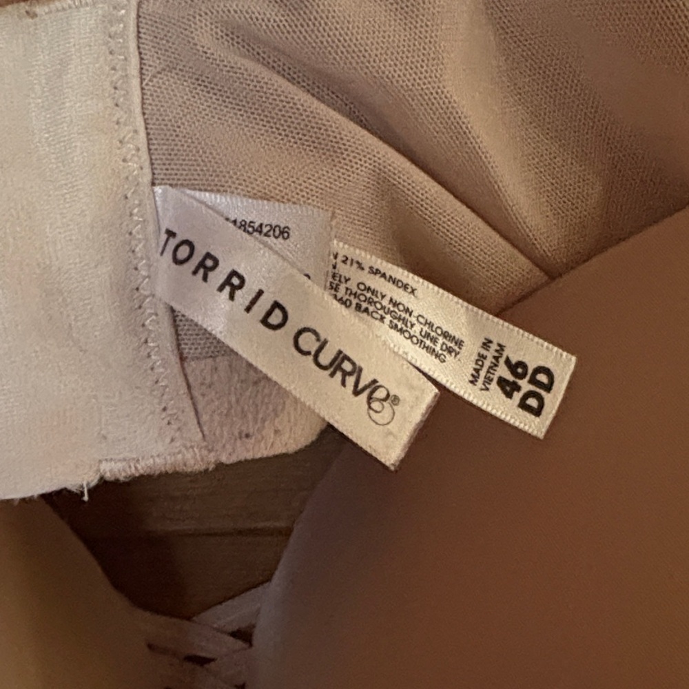 Nude EUC Torrid Curve Women’s Bra - Picture 2 of 6